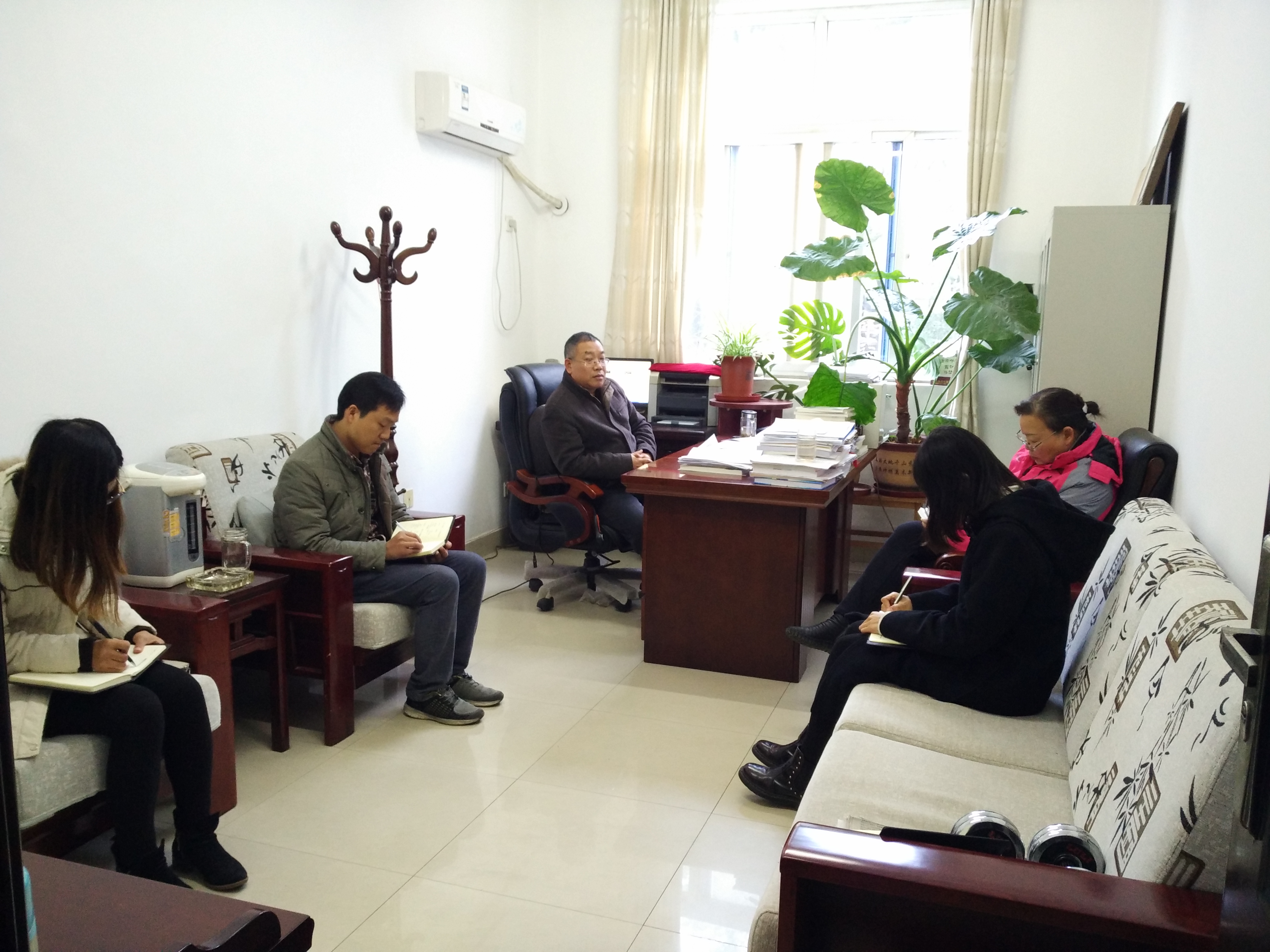 bevictor伟德官网学习十九大.jpg